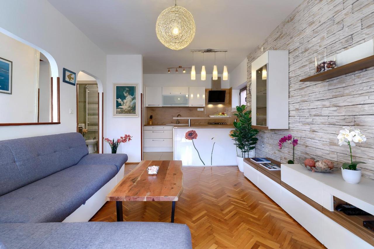 Stylish Flats With Two Bedrooms In Premantura Bagian luar foto