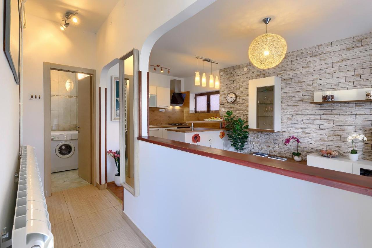 Stylish Flats With Two Bedrooms In Premantura Bagian luar foto