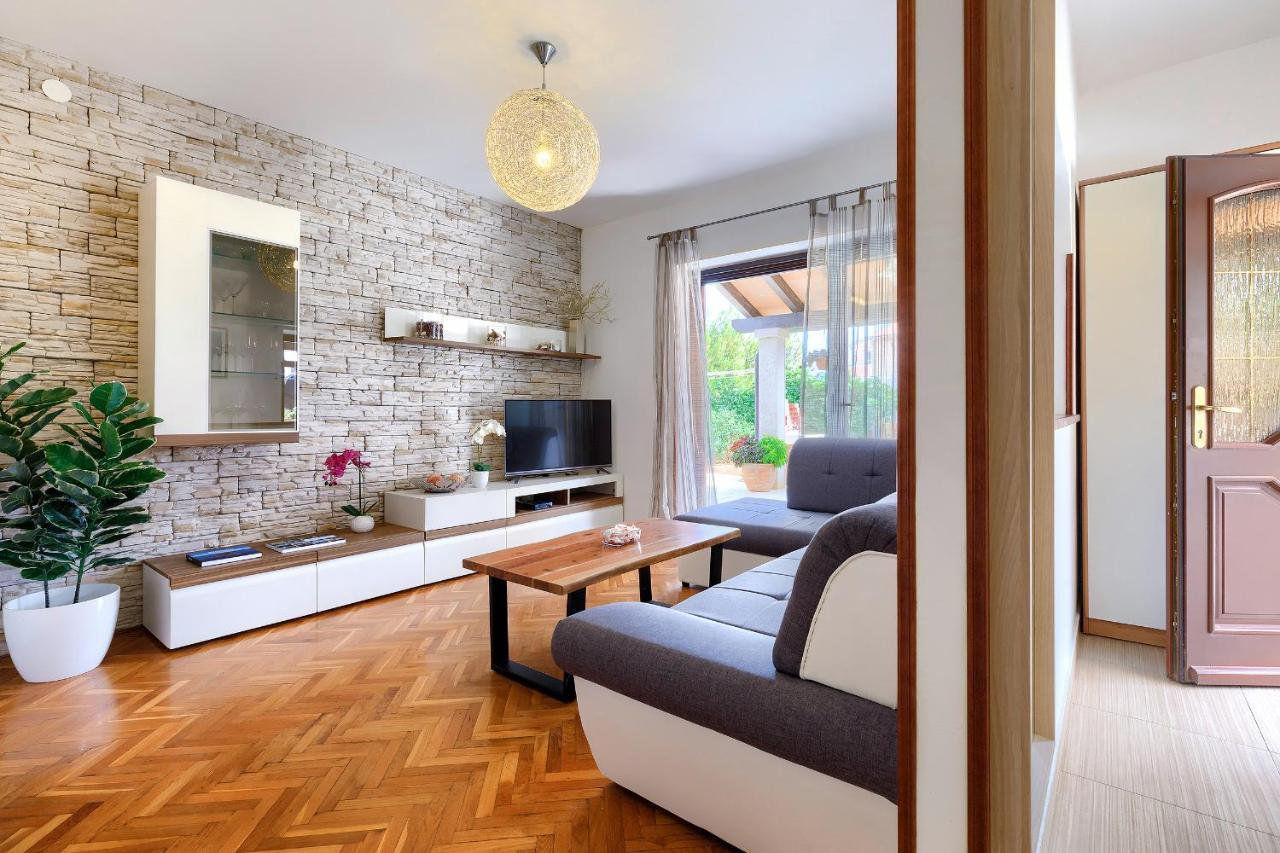 Stylish Flats With Two Bedrooms In Premantura Bagian luar foto