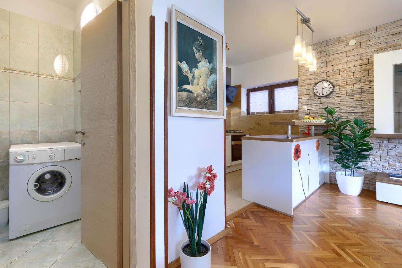 Stylish Flats With Two Bedrooms In Premantura Bagian luar foto