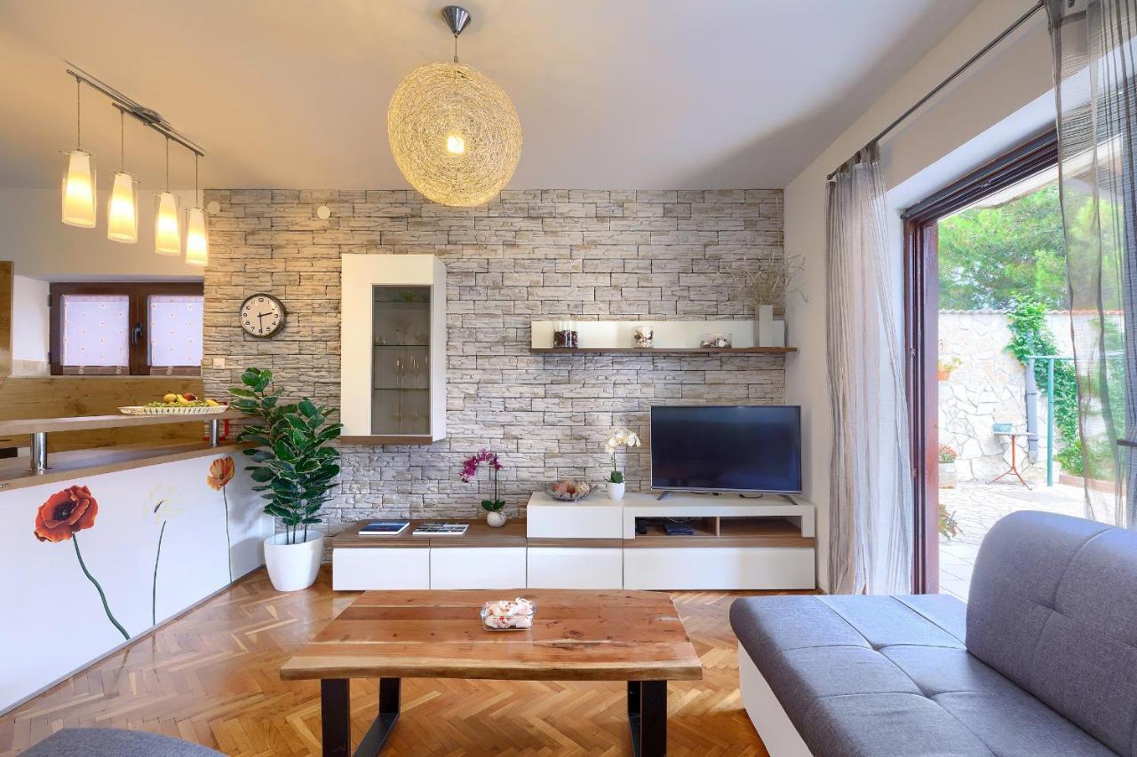 Stylish Flats With Two Bedrooms In Premantura Bagian luar foto