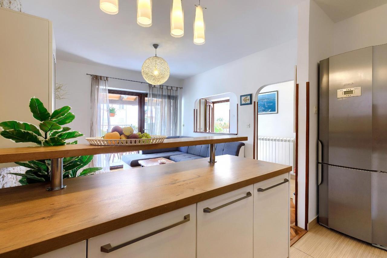 Stylish Flats With Two Bedrooms In Premantura Bagian luar foto