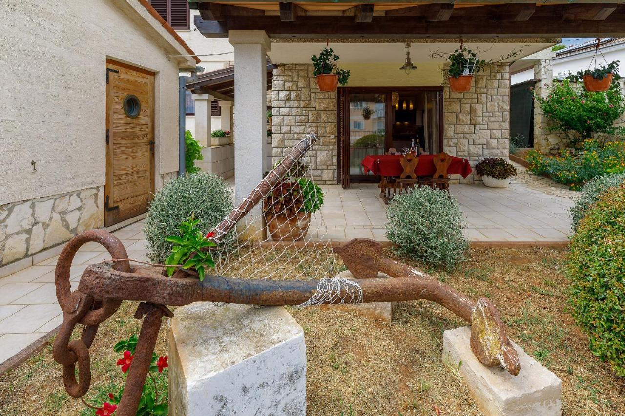 Stylish Flats With Two Bedrooms In Premantura Bagian luar foto