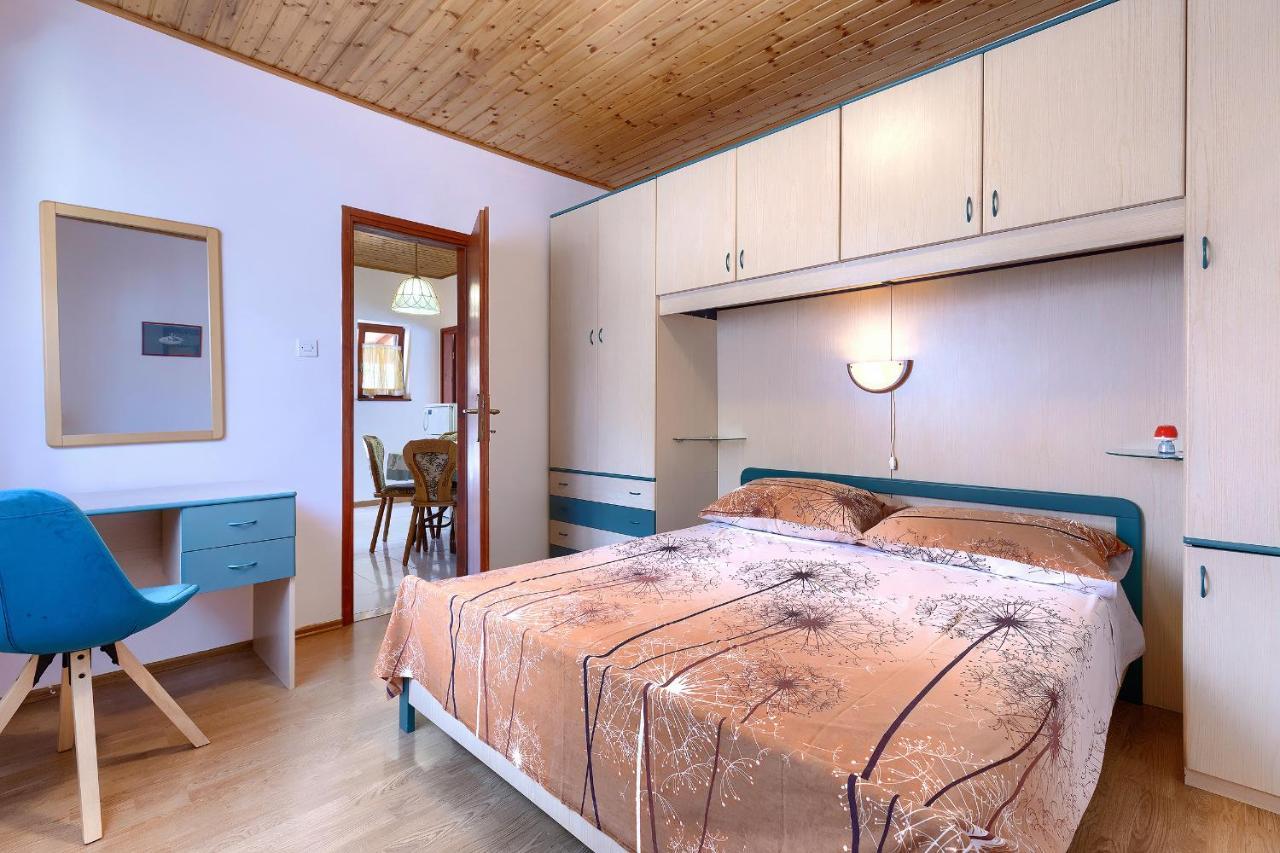 Stylish Flats With Two Bedrooms In Premantura Bagian luar foto