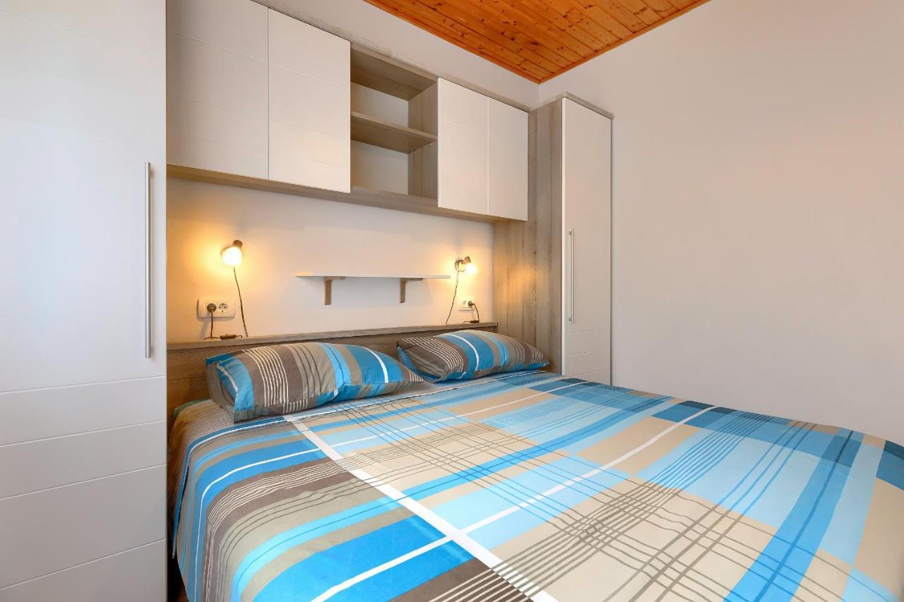 Stylish Flats With Two Bedrooms In Premantura Bagian luar foto