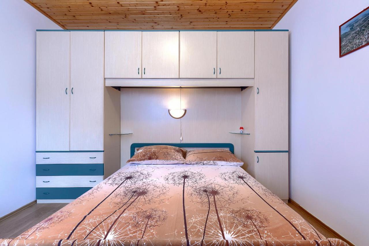 Stylish Flats With Two Bedrooms In Premantura Bagian luar foto