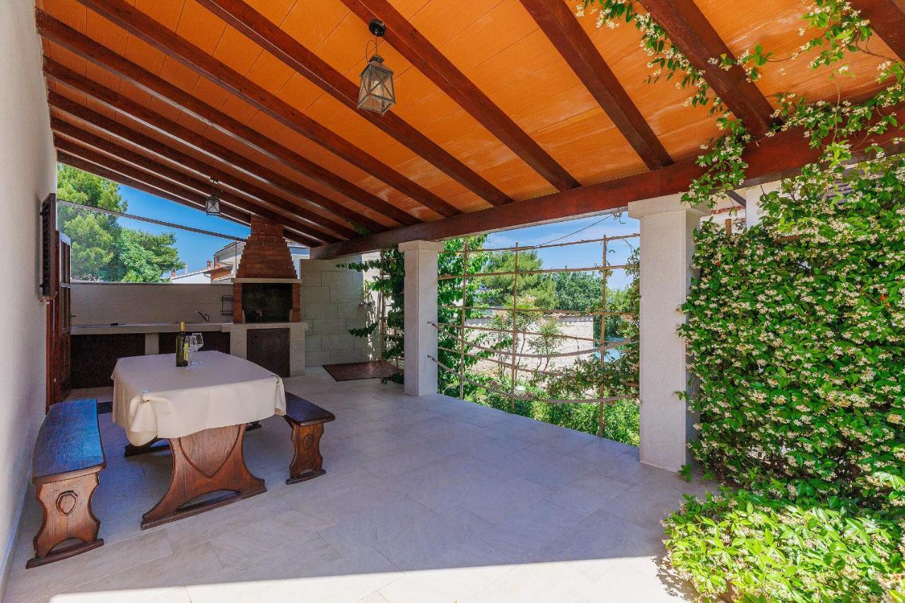 Stylish Flats With Two Bedrooms In Premantura Bagian luar foto