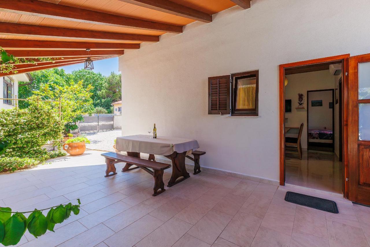 Stylish Flats With Two Bedrooms In Premantura Bagian luar foto