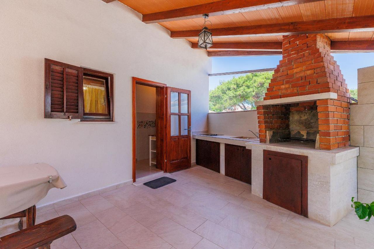 Stylish Flats With Two Bedrooms In Premantura Bagian luar foto